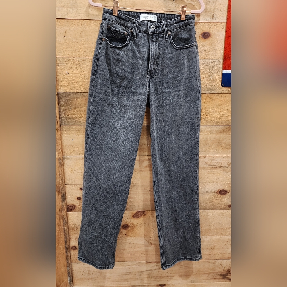 Abercombie 26/2 High-Waist Gray Washed Jeans